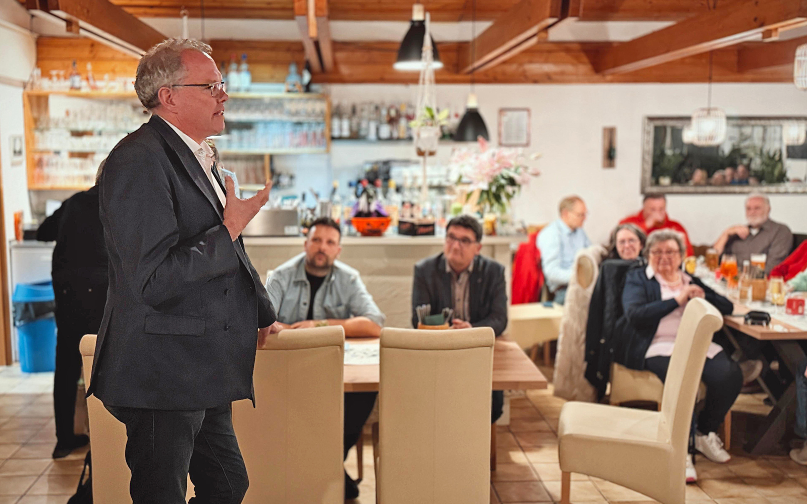 Dr. Albrecht Sch�tte MdL in Angelbachtal: 400.000 Euro Ergebnisverbesserung plus Sonderverm�gen f�r die Gemeinde.