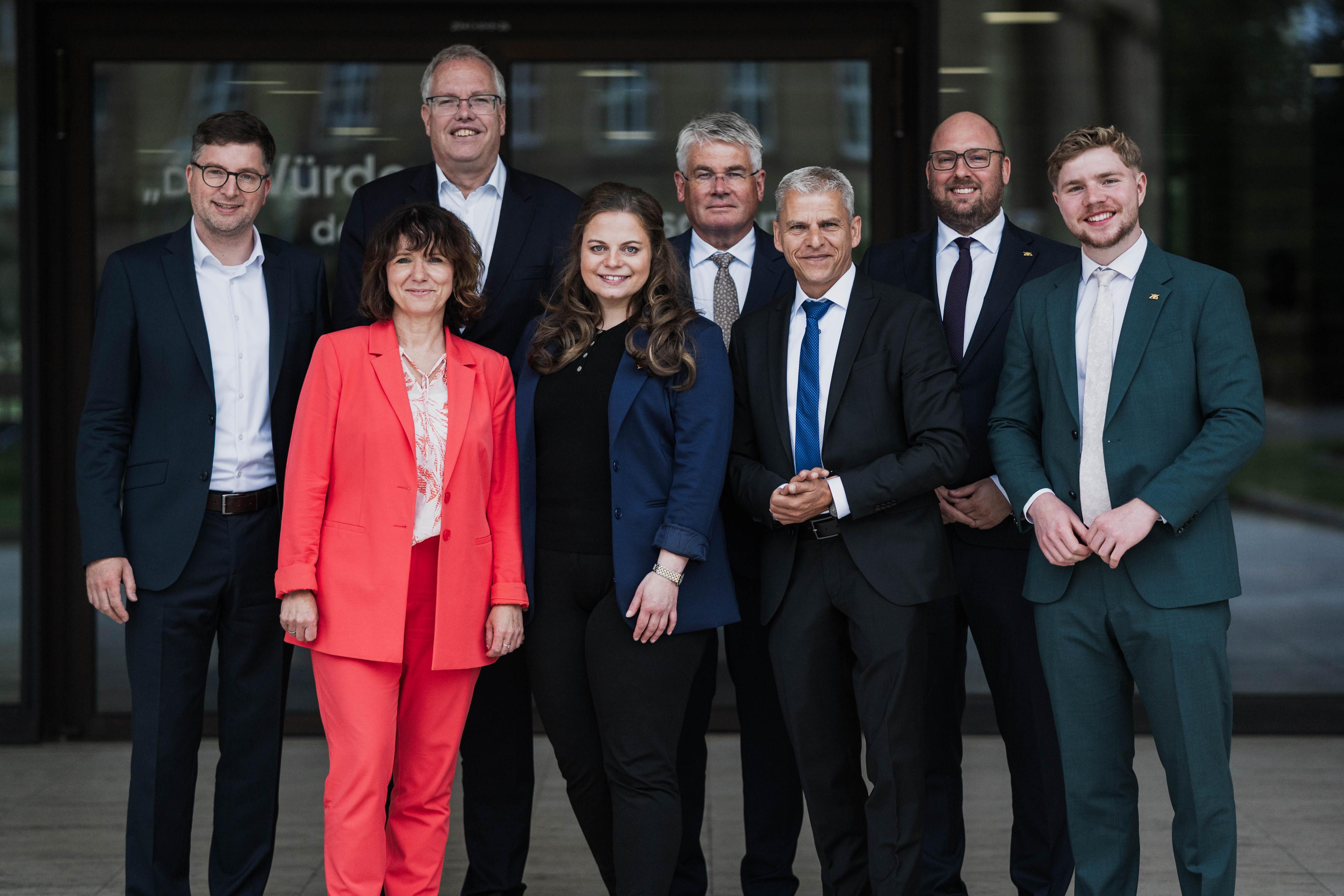 Dr. Albrecht Sch�tte mit den CDU-Mitgliedern des AK III Finanzen (Foto: H. Griepentrog)